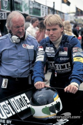 f1-british-gp-1984-stefan-johansson-with-tyrrell-designer-maurice-philippe
