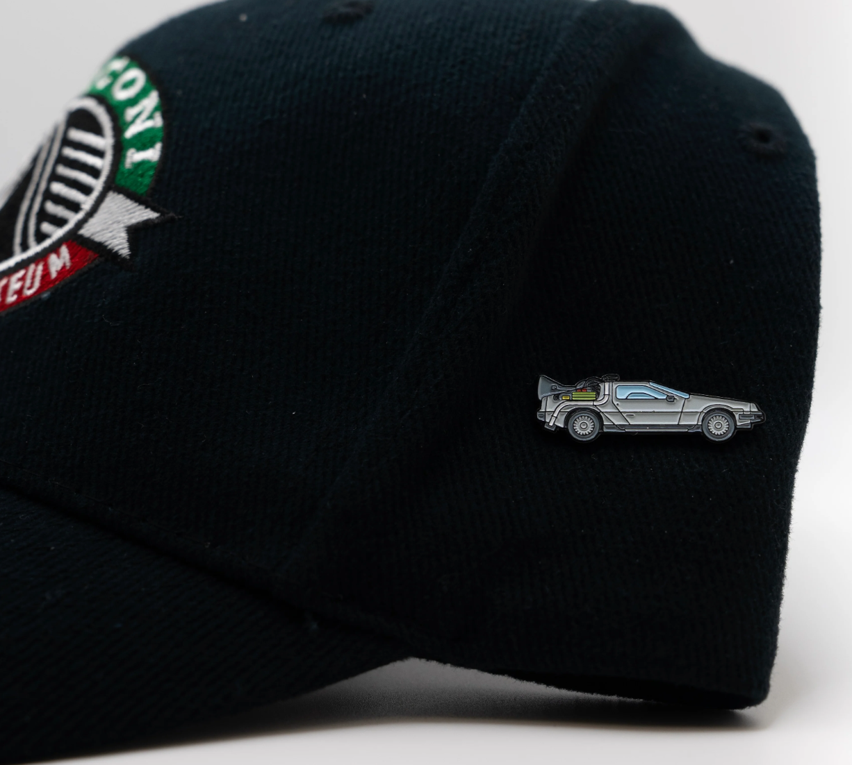 NEW - 1982 DeLorean Pin - Image 2