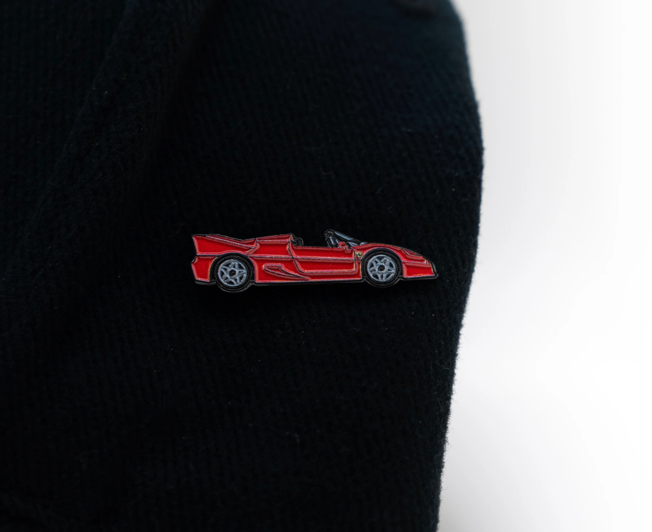 NEW - Ferrari F50 Pin